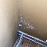 L'eau ressort du mur sans raison ...